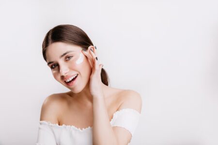 What Is a Facial Cleanser? Skin Care Tips