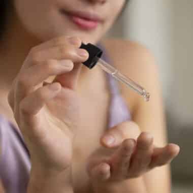 How to Use Brightening Face Serum in a Summer Skincare Plan